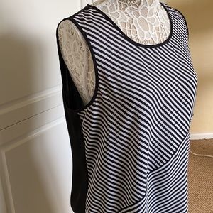 Beautiful CHICOS Size 2 top